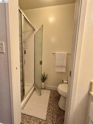 38 Kelloch Ave, San Francisco, CA 94134
