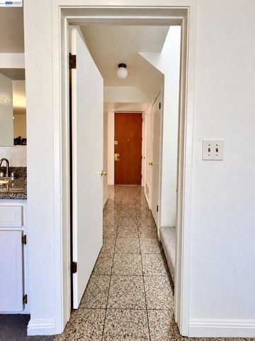 38 Kelloch Ave, San Francisco, CA 94134