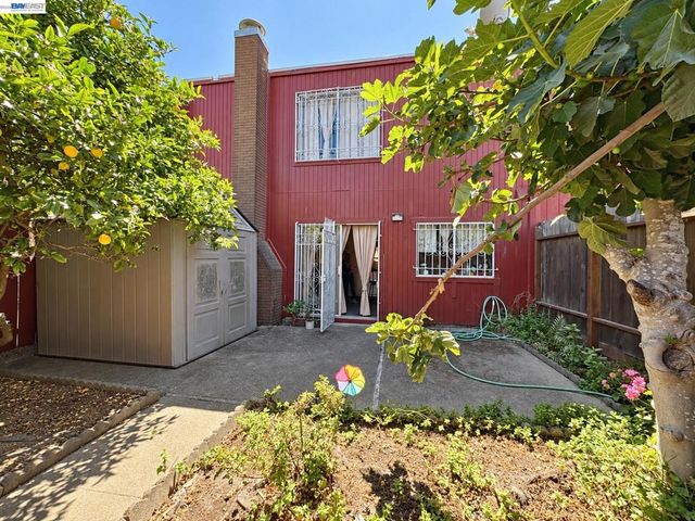 38 Kelloch Ave, San Francisco, CA 94134