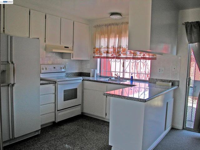 38 Kelloch Ave, San Francisco, CA 94134