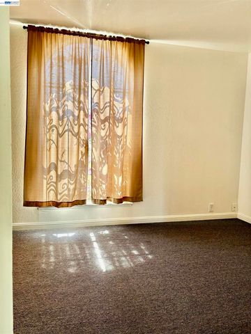 38 Kelloch Ave, San Francisco, CA 94134
