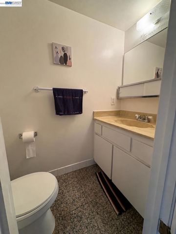 38 Kelloch Ave, San Francisco, CA 94134