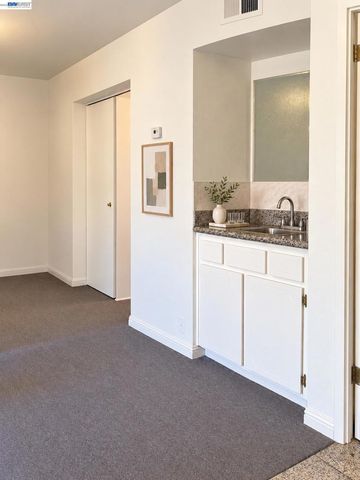 38 Kelloch Ave, San Francisco, CA 94134