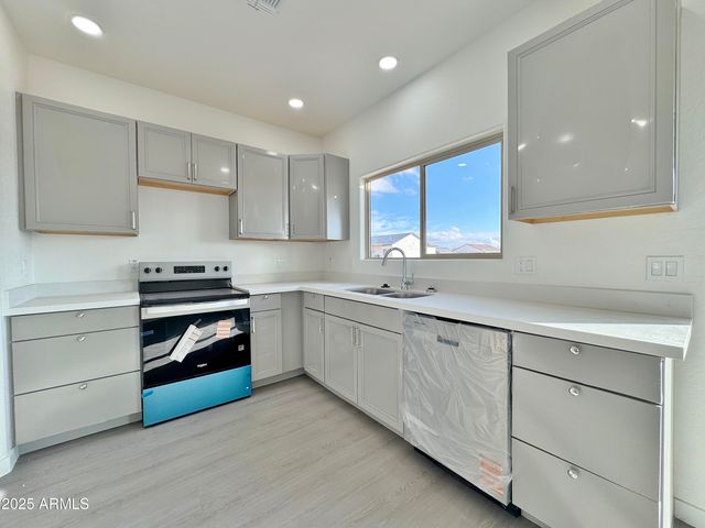 11069 W LAGUNA Drive, Arizona City, AZ 85123