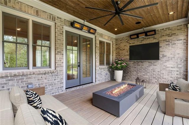 4927 SLATON Drive NW, Acworth, GA 30101