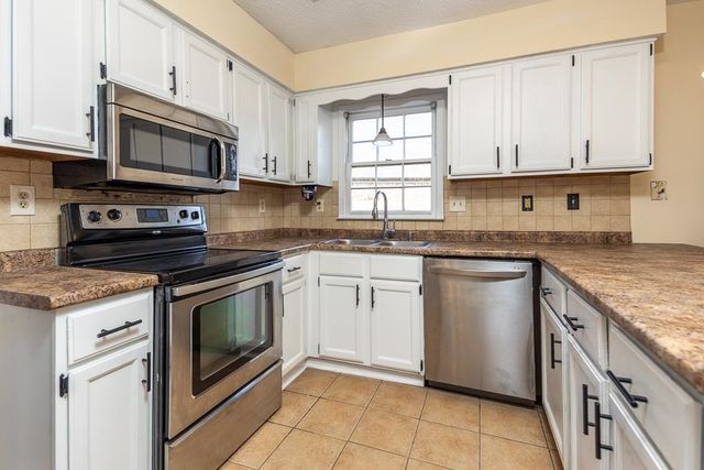 9589 MOSSWOOD LN, Lakeland, TN 38002