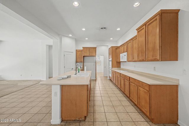 667 E RIVIERA Drive, Chandler, AZ 85249