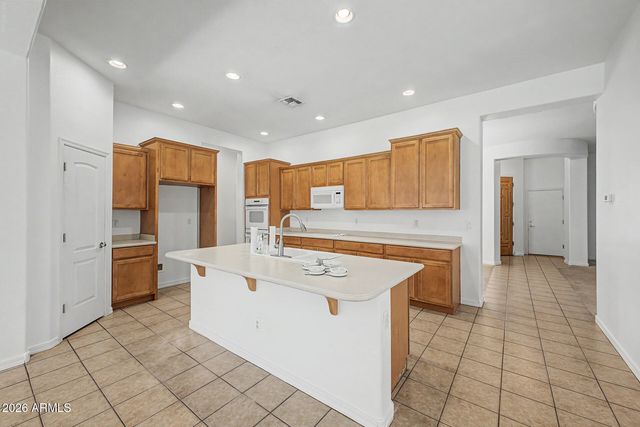 667 E RIVIERA Drive, Chandler, AZ 85249