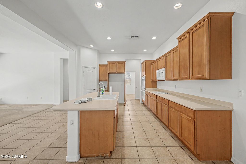 667 E RIVIERA Drive, Chandler, AZ 85249 — photo 4