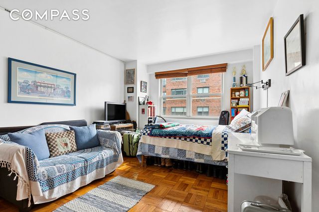 101 W 12th Street 15JK, New York City, NY 10011
