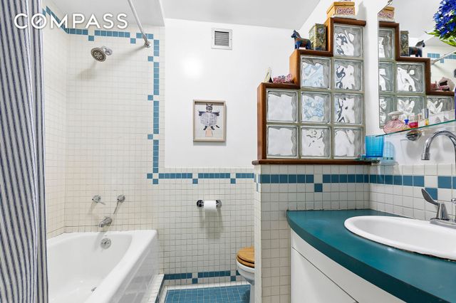 101 W 12th Street 15JK, New York City, NY 10011