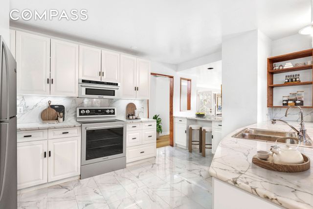 101 W 12th Street 15JK, New York City, NY 10011