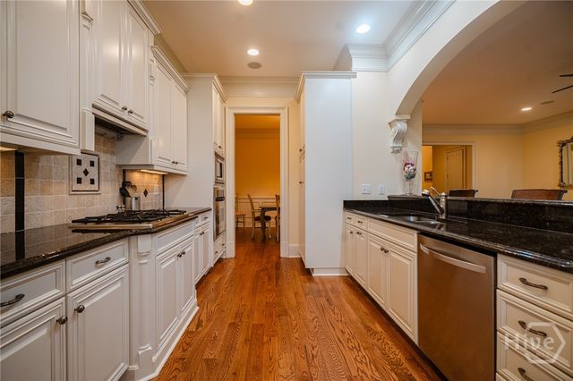 2 Paddington Circle, Savannah, GA 31410