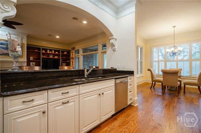 2 Paddington Circle, Savannah, GA 31410
