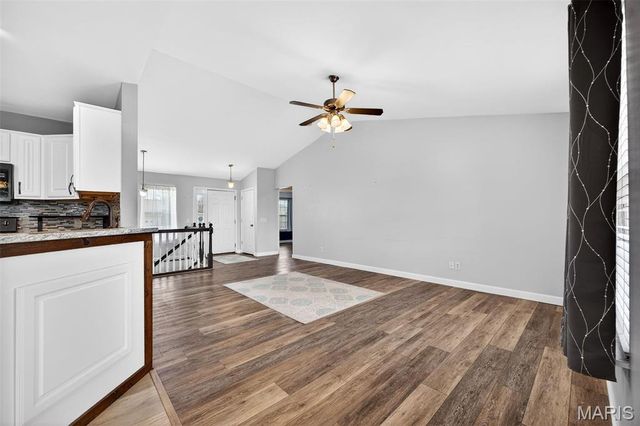 235 Hunters Chase Street, Winfield, MO 63389