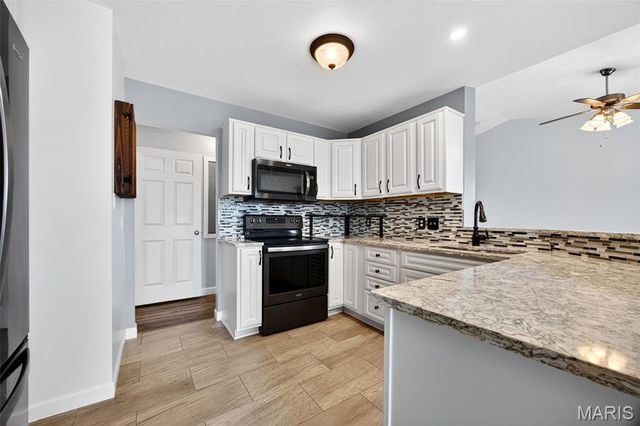 235 Hunters Chase Street, Winfield, MO 63389