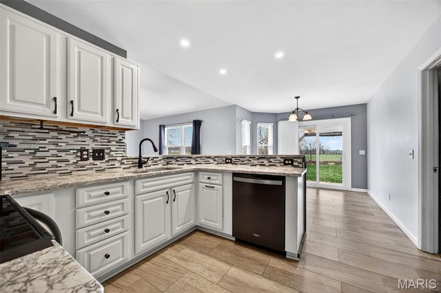 235 Hunters Chase Street, Winfield, MO 63389