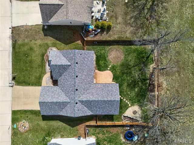 235 Hunters Chase Street, Winfield, MO 63389