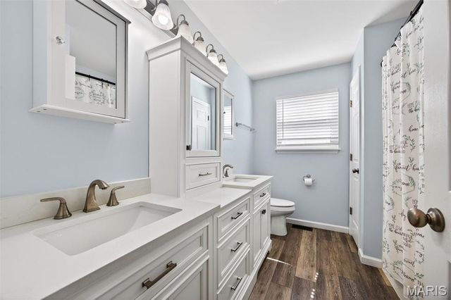 235 Hunters Chase Street, Winfield, MO 63389