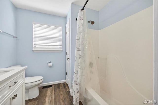 235 Hunters Chase Street, Winfield, MO 63389