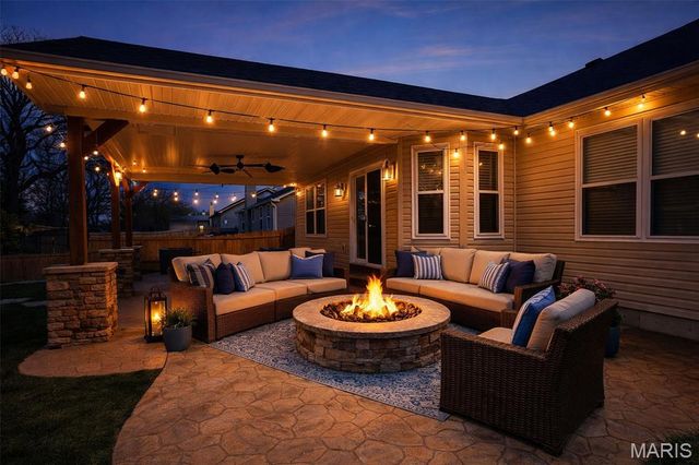 235 Hunters Chase Street, Winfield, MO 63389