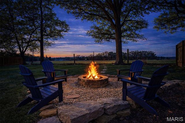 235 Hunters Chase Street, Winfield, MO 63389