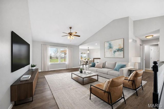 235 Hunters Chase Street, Winfield, MO 63389