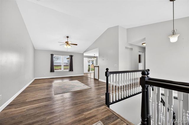 235 Hunters Chase Street, Winfield, MO 63389