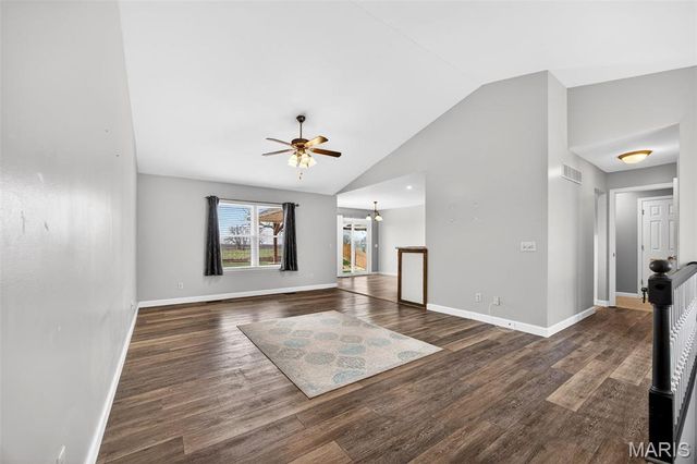 235 Hunters Chase Street, Winfield, MO 63389