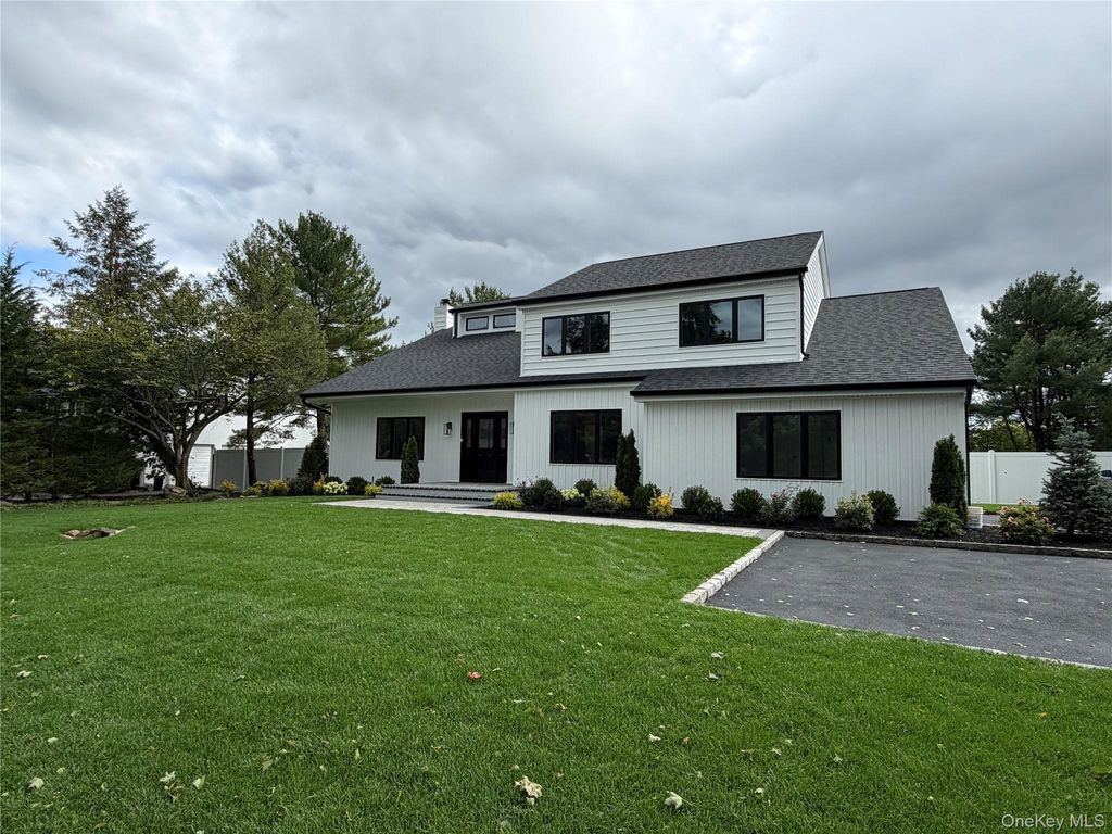 230 Willis Avenue, Syosset, NY 11791 — photo 2