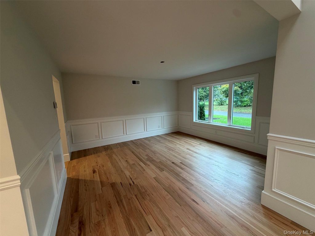 230 Willis Avenue, Syosset, NY 11791 — photo 5