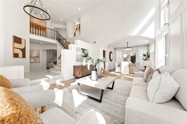 910 S Barton Court, Anaheim, CA 92808