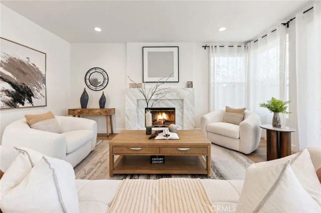 910 S Barton Court, Anaheim, CA 92808