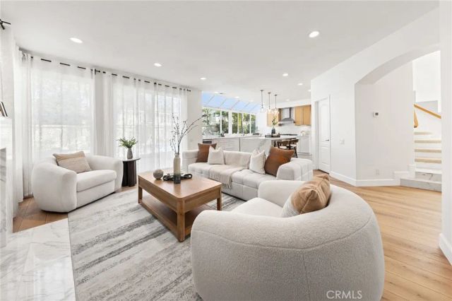 910 S Barton Court, Anaheim, CA 92808