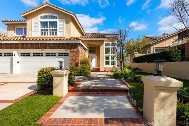910 S Barton Court, Anaheim, CA 92808