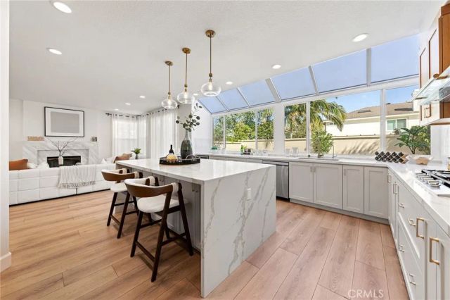 910 S Barton Court, Anaheim, CA 92808