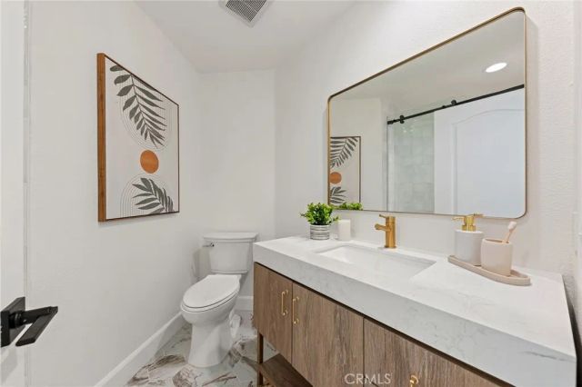 910 S Barton Court, Anaheim, CA 92808