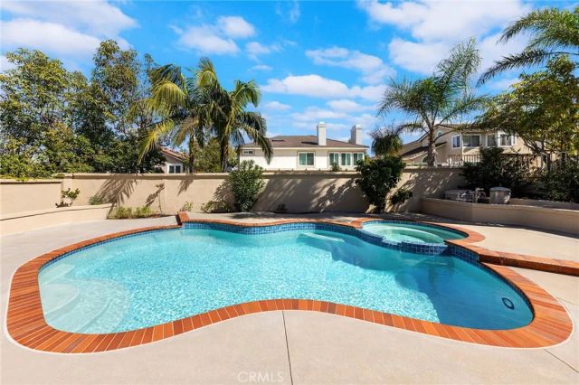 910 S Barton Court, Anaheim, CA 92808