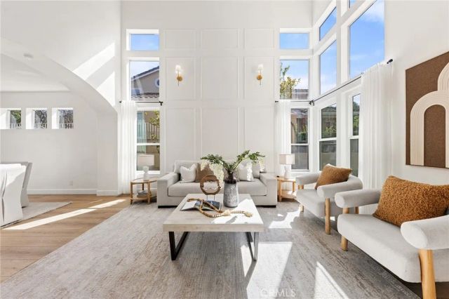 910 S Barton Court, Anaheim, CA 92808