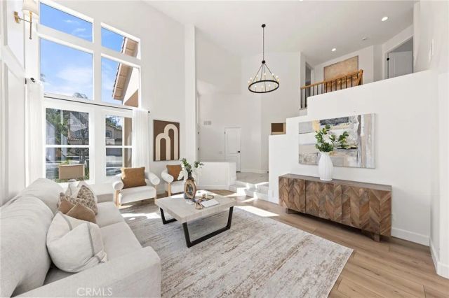 910 S Barton Court, Anaheim, CA 92808