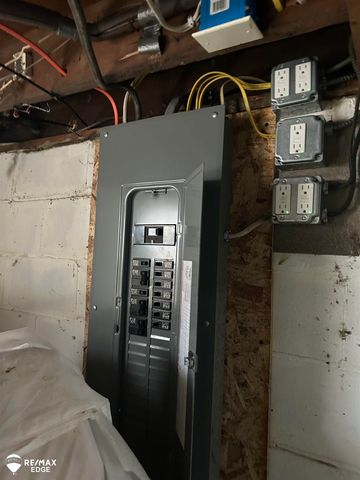 1617 Van Buren Street, Saginaw, MI 48602