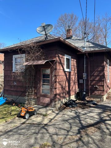 1617 Van Buren Street, Saginaw, MI 48602