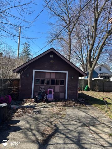 1617 Van Buren Street, Saginaw, MI 48602