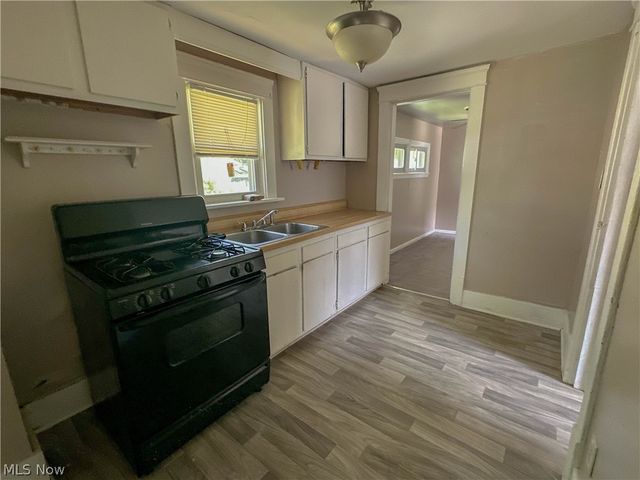 1275 Sawyer Avenue, Akron, OH 44310