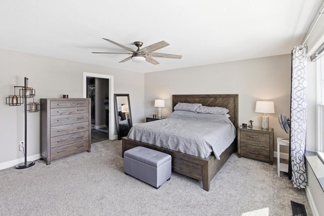 W239N5491 Fieldstone Pass CIRCLE, Sussex, WI 53089