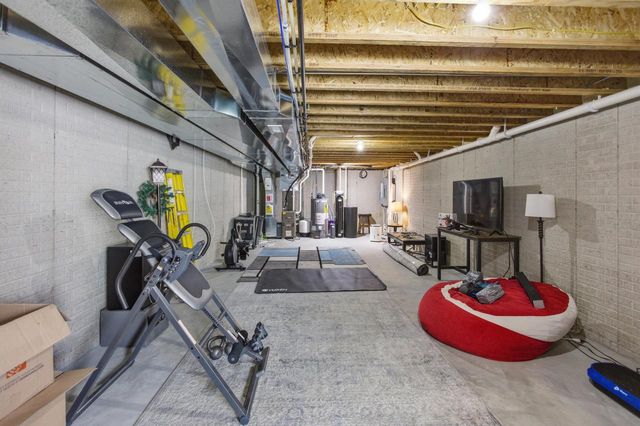 W239N5491 Fieldstone Pass CIRCLE, Sussex, WI 53089