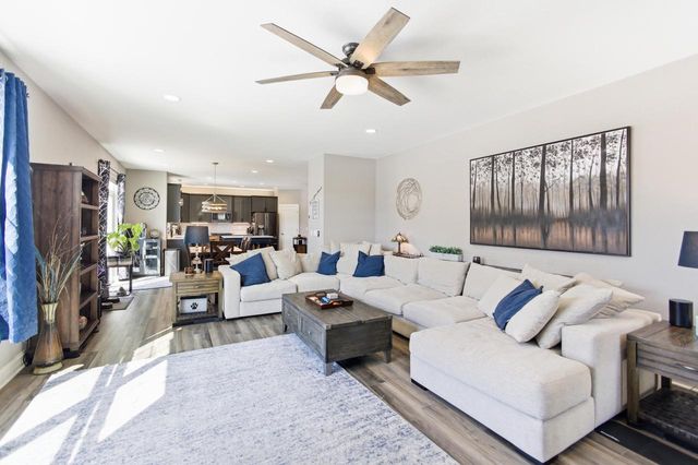 W239N5491 Fieldstone Pass CIRCLE, Sussex, WI 53089