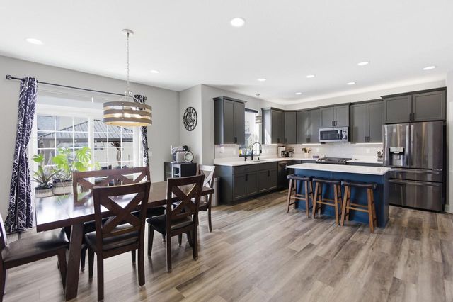 W239N5491 Fieldstone Pass CIRCLE, Sussex, WI 53089