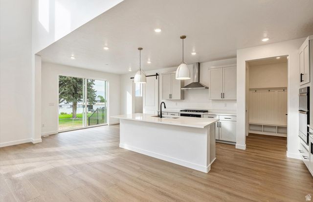 1001 E 250 S, Salem, UT 84653