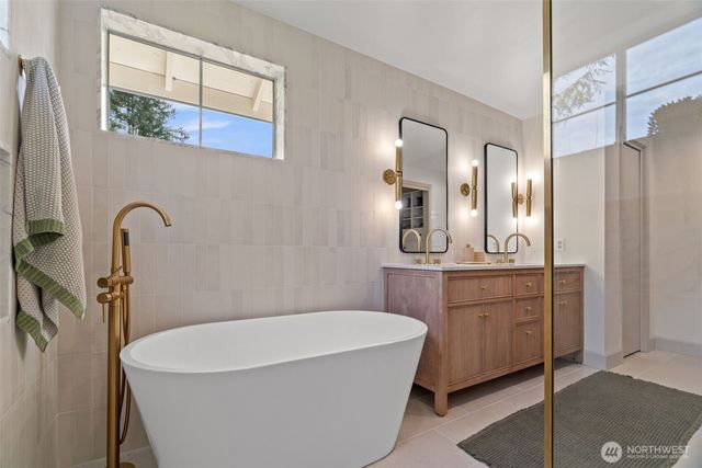 15919 NE 165th Street, Woodinville, WA 98072